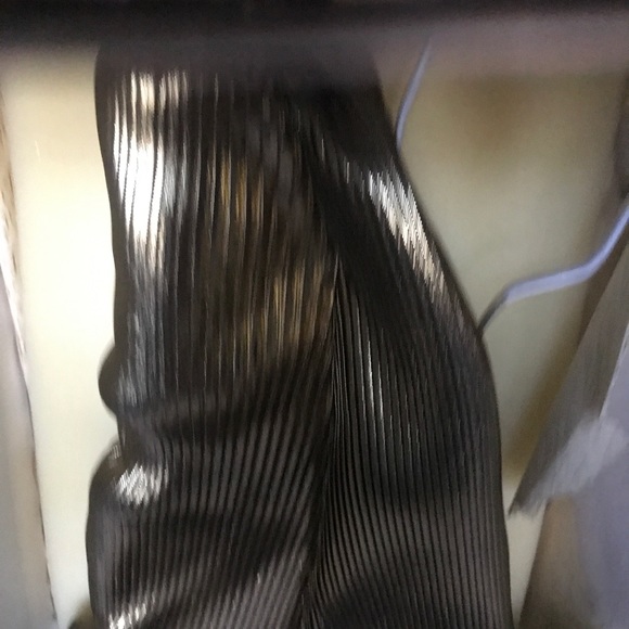 Stunning, brand new PERFECT Marilyn Monroe doll, never removed from her box! - Picture 8 of 11